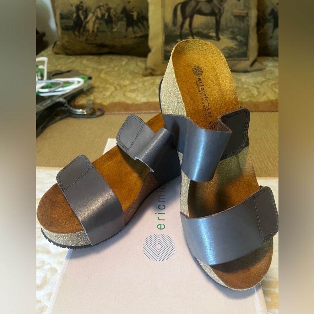 Eric Michael Womens Lily Sandal Size 38 7 Gray Leather Strap Slide Cork Wedge